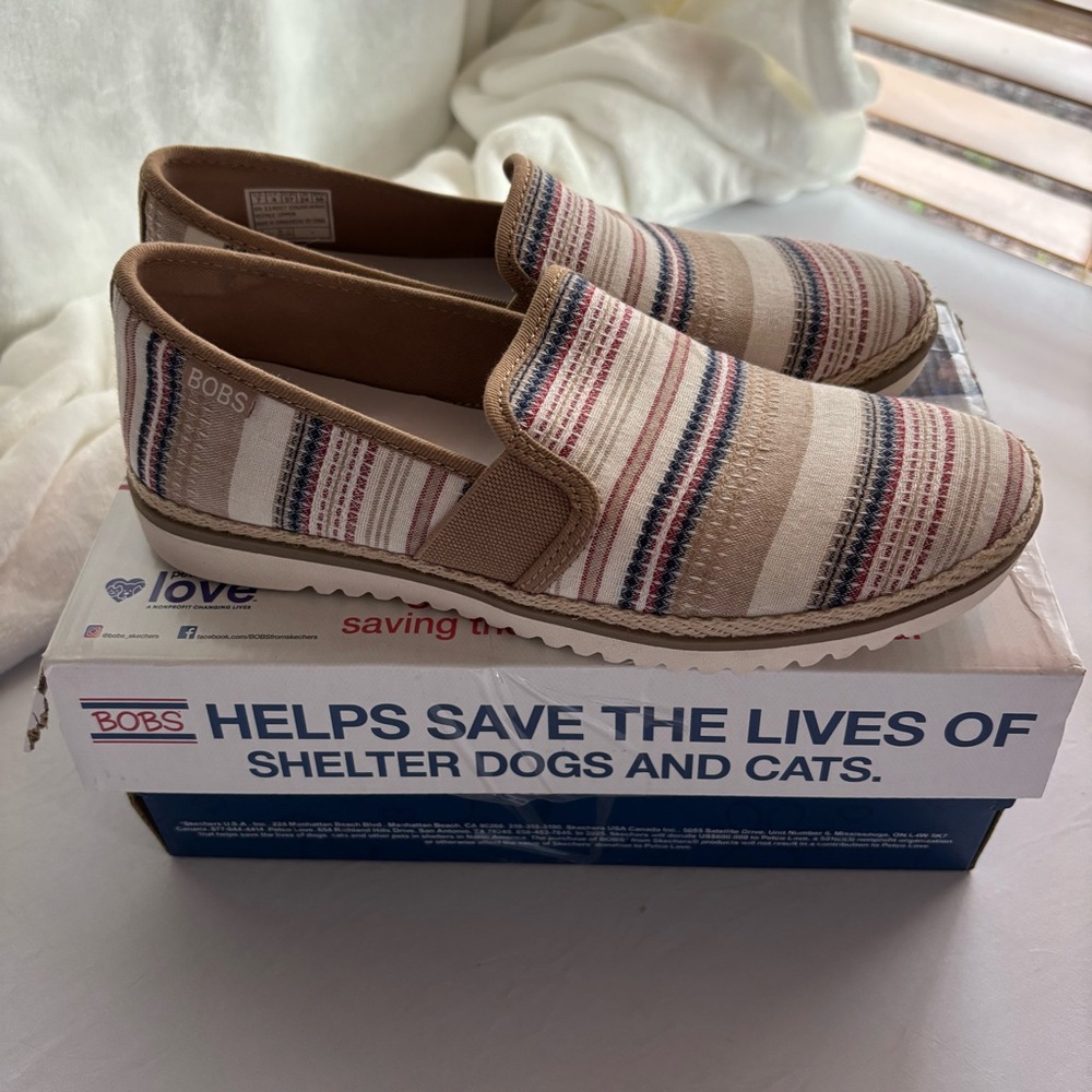 BOBS by Skechers Flexpadrille Lo-Stay Light Nat/Multi color Size 7